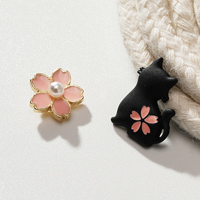 嫩粉櫻花小貓不對稱 無耳洞黏貼式耳環