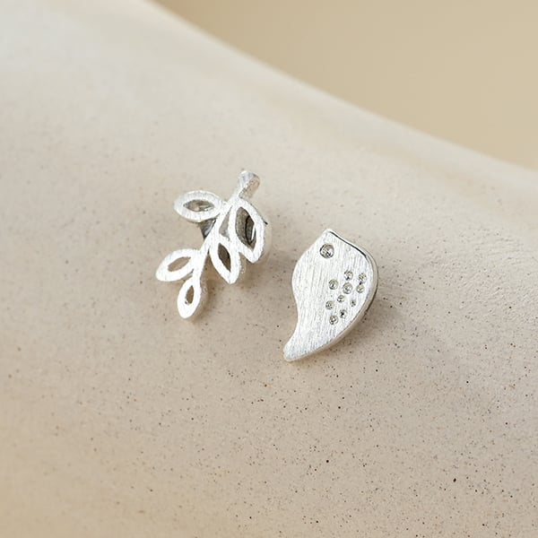 STK1439SV-N 銀色-耳針